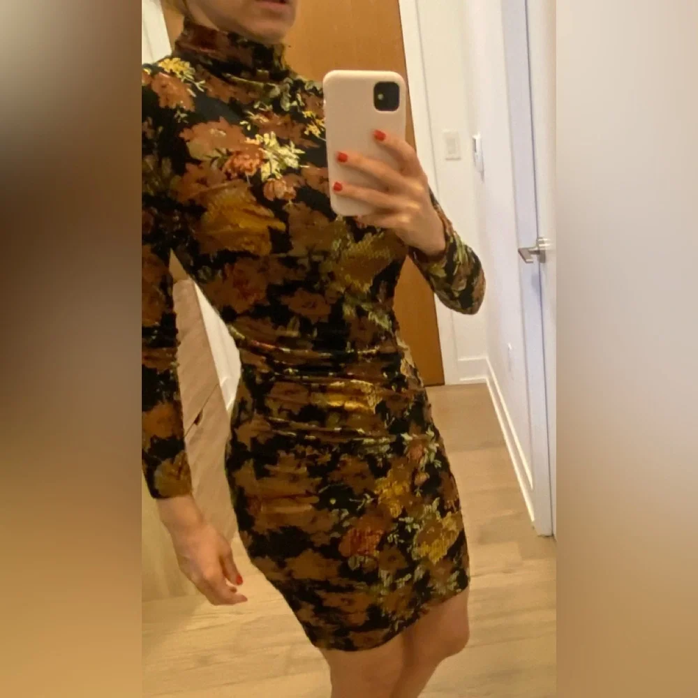 Dynamite velvet XS mini dress - Picture 1 of 5